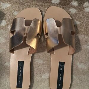 Steve Madden Rose Gold Sandals Size 7.5